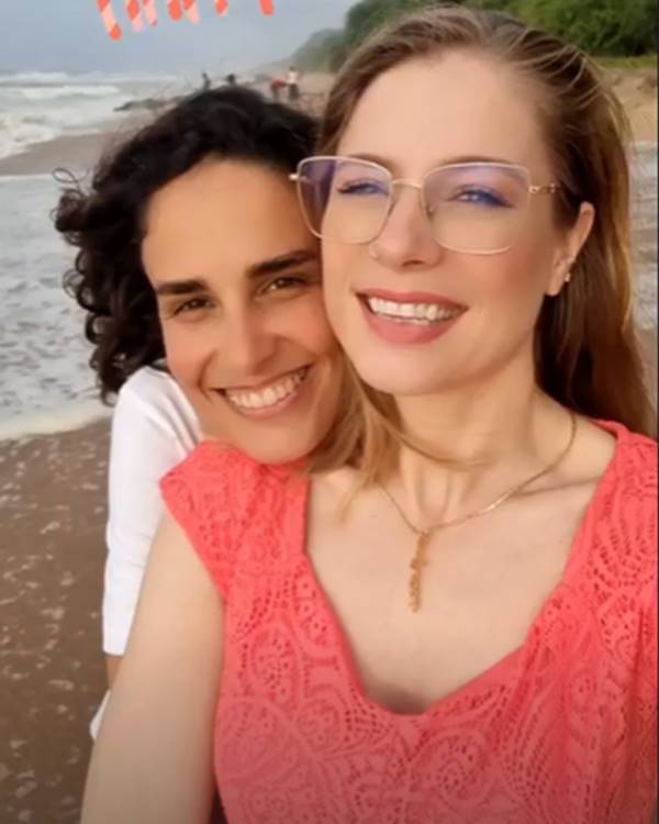 പ്രിയപ്പെട്ടവളുമായുള്ള നിമിഷങ്ങള്‍ പങ്കുവച്ച് അപര്‍ണ; രണ്ട് പേരും എന്തൊരു ക്യൂട്ടാണെന്ന് ആരാധകര്‍