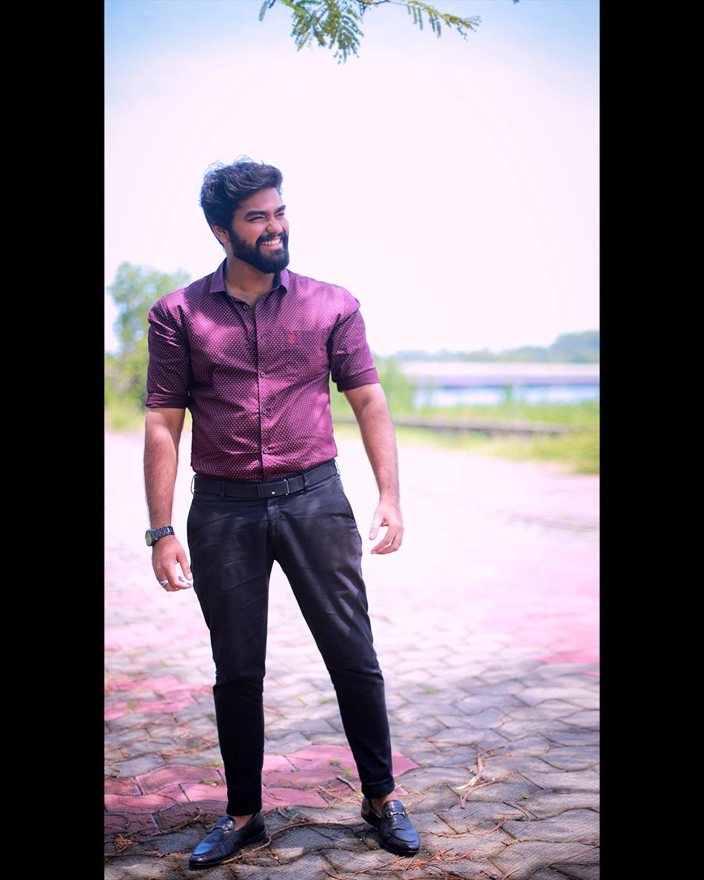  ഡോക്ടറിന് ഇഷ്ടം ബ്ലാക്കാണോ....റോബിന്റെ ചിരിയില്‍ അലിഞ്ഞ് ആരാധകര്‍, ചോദ്യങ്ങളായിരം