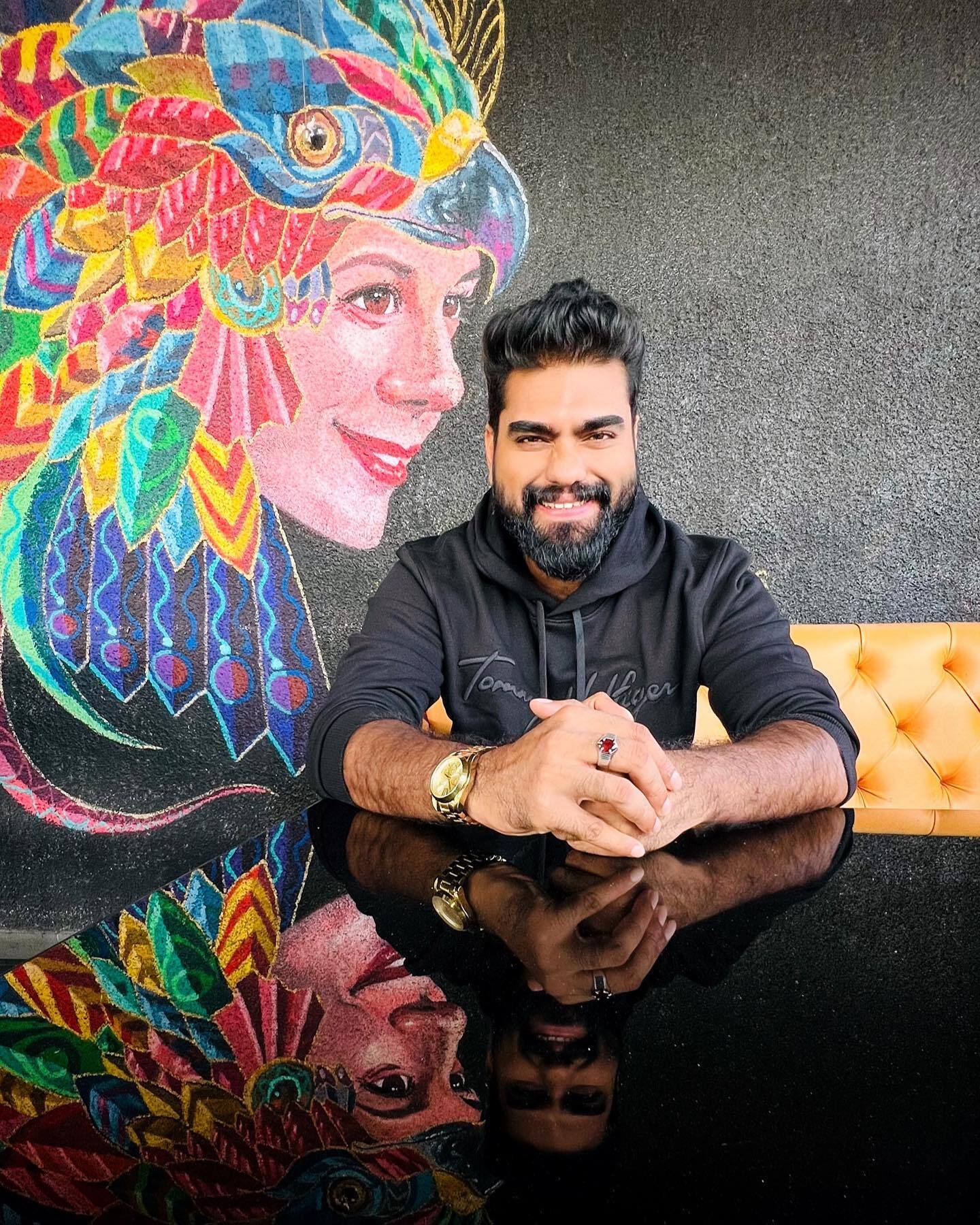  ഡോക്ടറിന് ഇഷ്ടം ബ്ലാക്കാണോ....റോബിന്റെ ചിരിയില്‍ അലിഞ്ഞ് ആരാധകര്‍, ചോദ്യങ്ങളായിരം