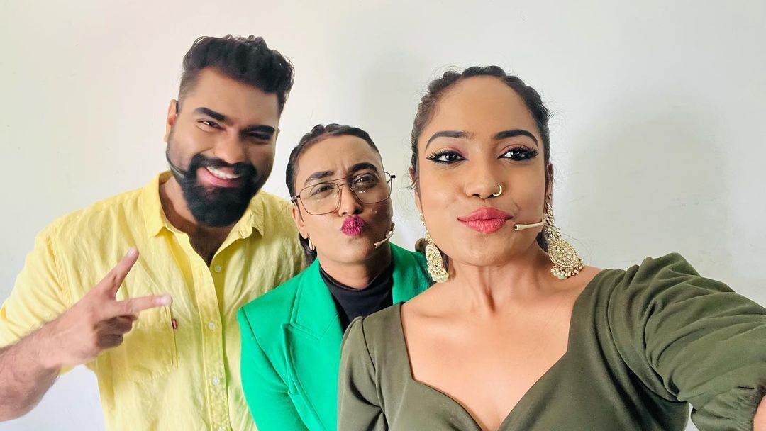 രണ്ടാളും കൂടിയാലെ പൊളിയാണ്..ഇപ്പോളീ മൂന്നാമനും...പൊളിച്ചടുക്ക് ...പുതിയ ചിത്രവുമായി നിമിഷ