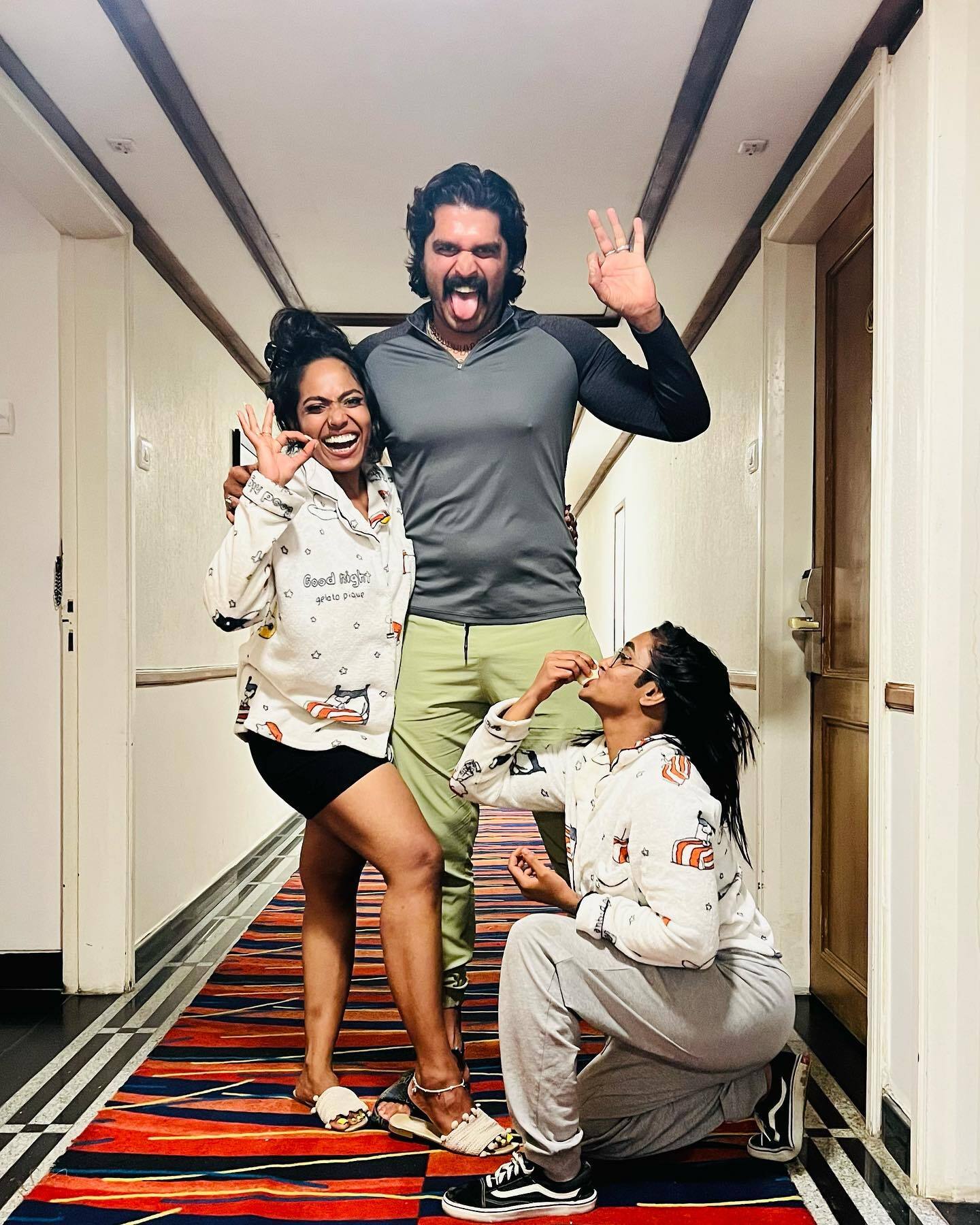 രണ്ടാളും കൂടിയാലെ പൊളിയാണ്..ഇപ്പോളീ മൂന്നാമനും...പൊളിച്ചടുക്ക് ...പുതിയ ചിത്രവുമായി നിമിഷ