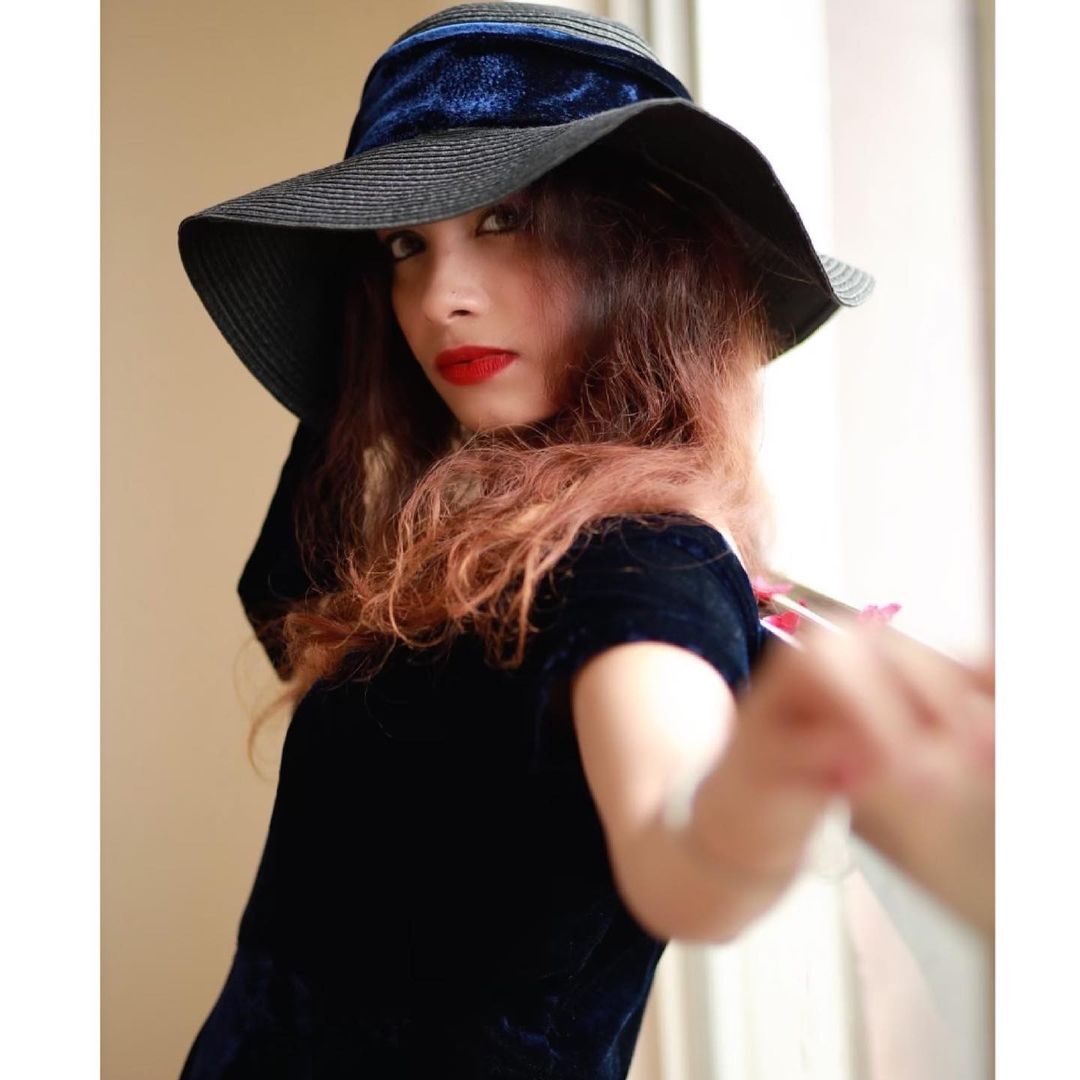 തളരാന്‍ വേറെ ആളെ നോക്കണം..സീന്‍ കളറാക്കി ദില്‍ഷ പ്രസന്നന്‍