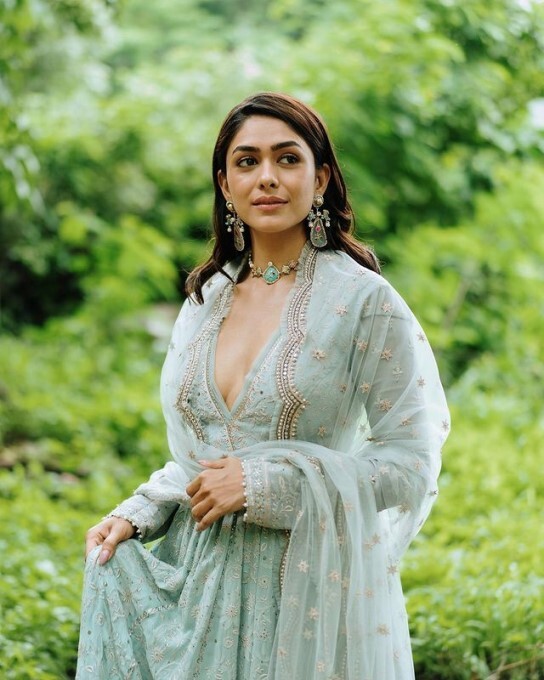 Bollywood Actress Mrunal Thakur Latest Photoshoot