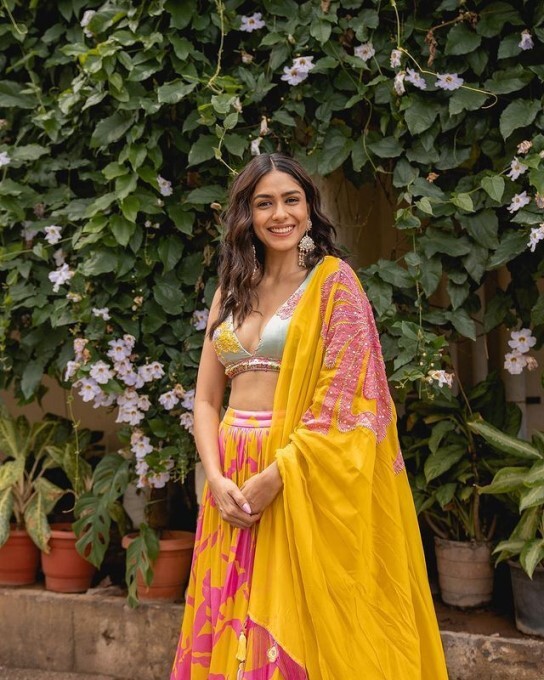 Bollywood Actress Mrunal Thakur Latest Photoshoot