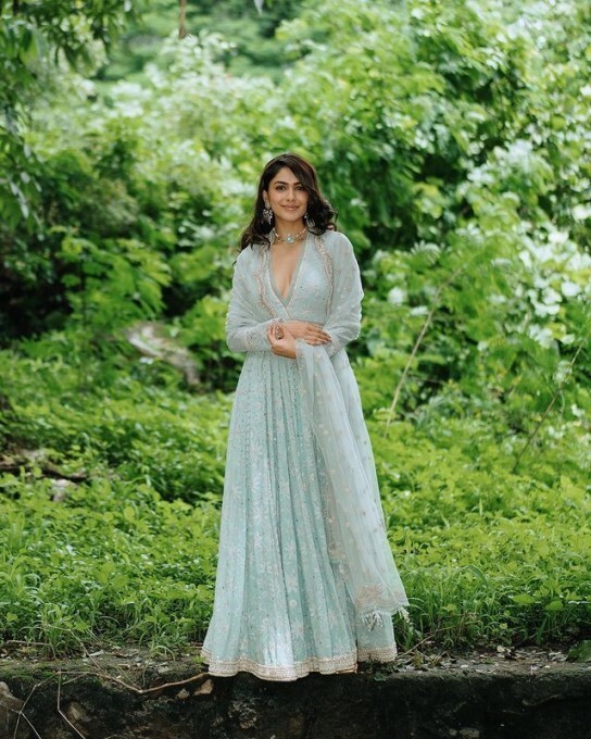 Bollywood Actress Mrunal Thakur Latest Photoshoot