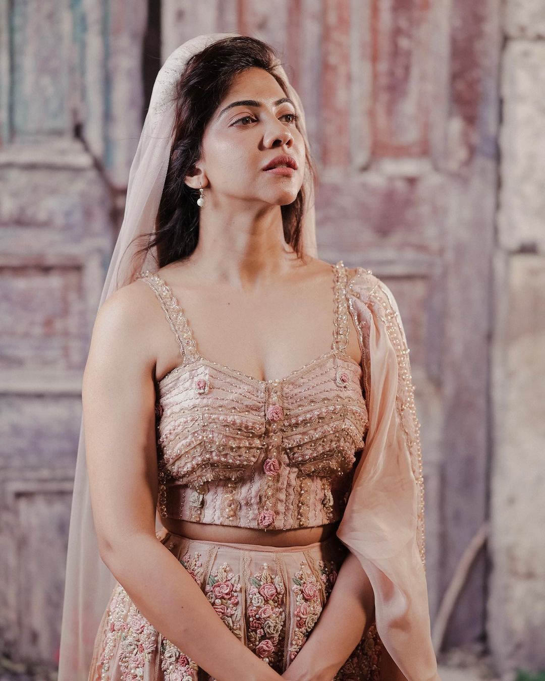 ഈ ലിപ്പ് മുട്ടൻ സീൻ ആണല്ലോ; നടി മഡോണ സെബാസ്റ്റ്യന്റെ ഗ്ലാമർ ലുക്കും അതിനൊത്ത നിൽപ്പും വൈറൽ