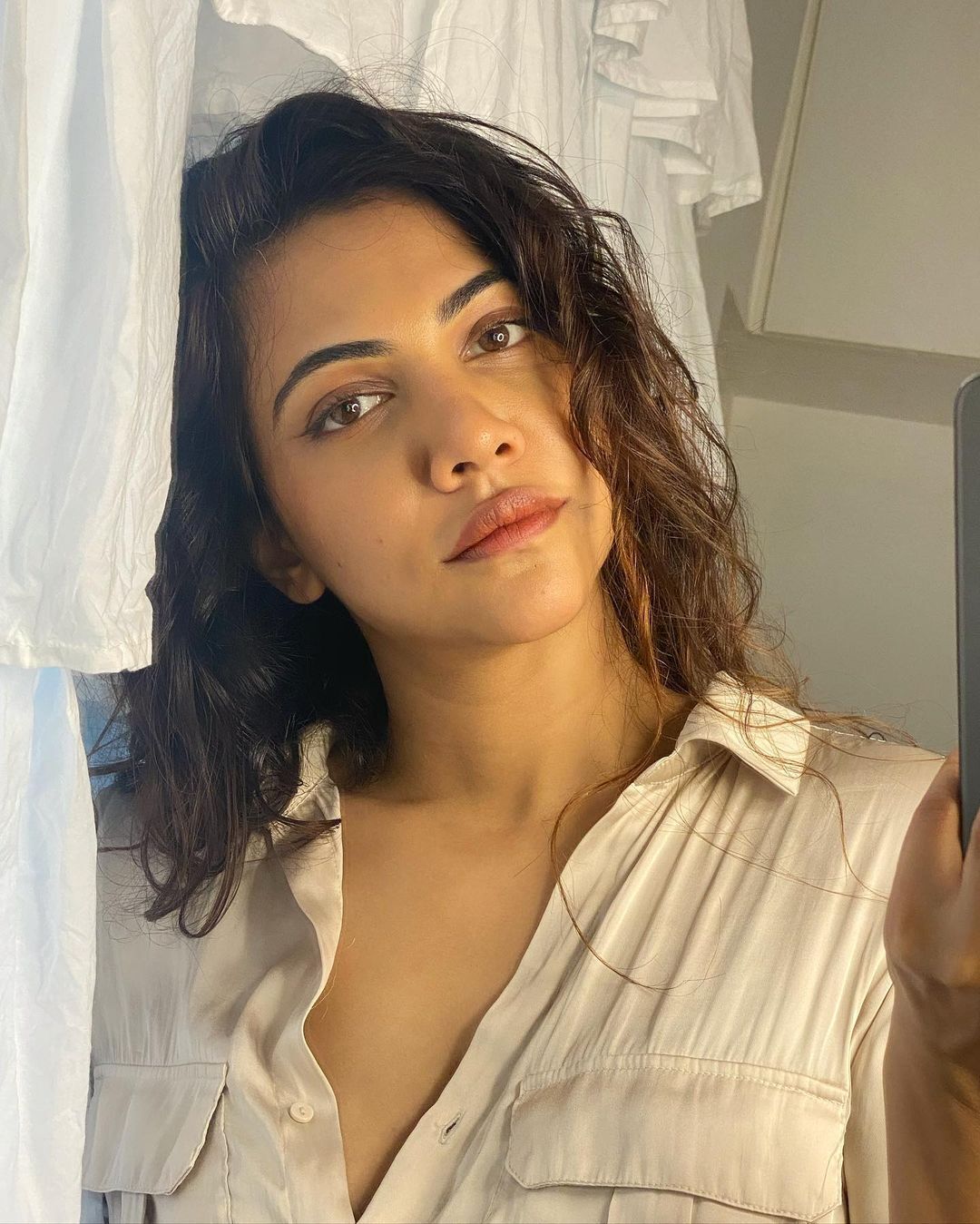 ഈ ലിപ്പ് മുട്ടൻ സീൻ ആണല്ലോ; നടി മഡോണ സെബാസ്റ്റ്യന്റെ ഗ്ലാമർ ലുക്കും അതിനൊത്ത നിൽപ്പും വൈറൽ