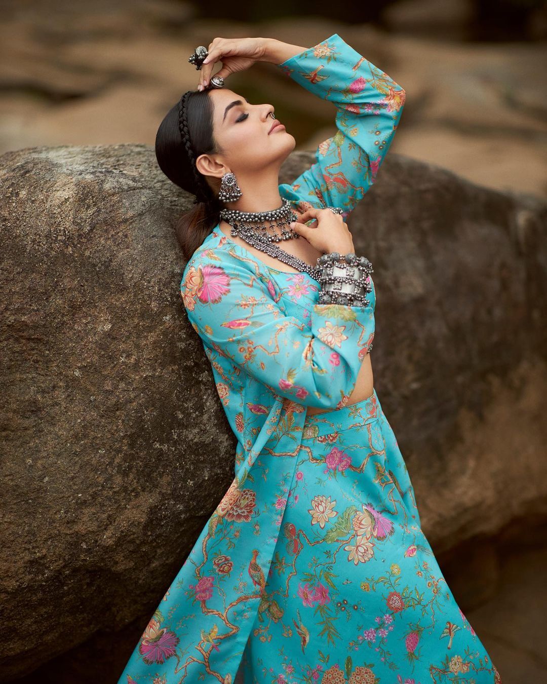 മേഘദേവത തന്നെ, ആരും ആ സൗന്ദര്യത്തില്‍ മയങ്ങിപ്പോകും, നിഖിലയുടെ ക്യൂട്ട്‌നെസ്സിന് വിശേഷണമില്ല, വൈലായി ചിത്രങ്ങള്‍