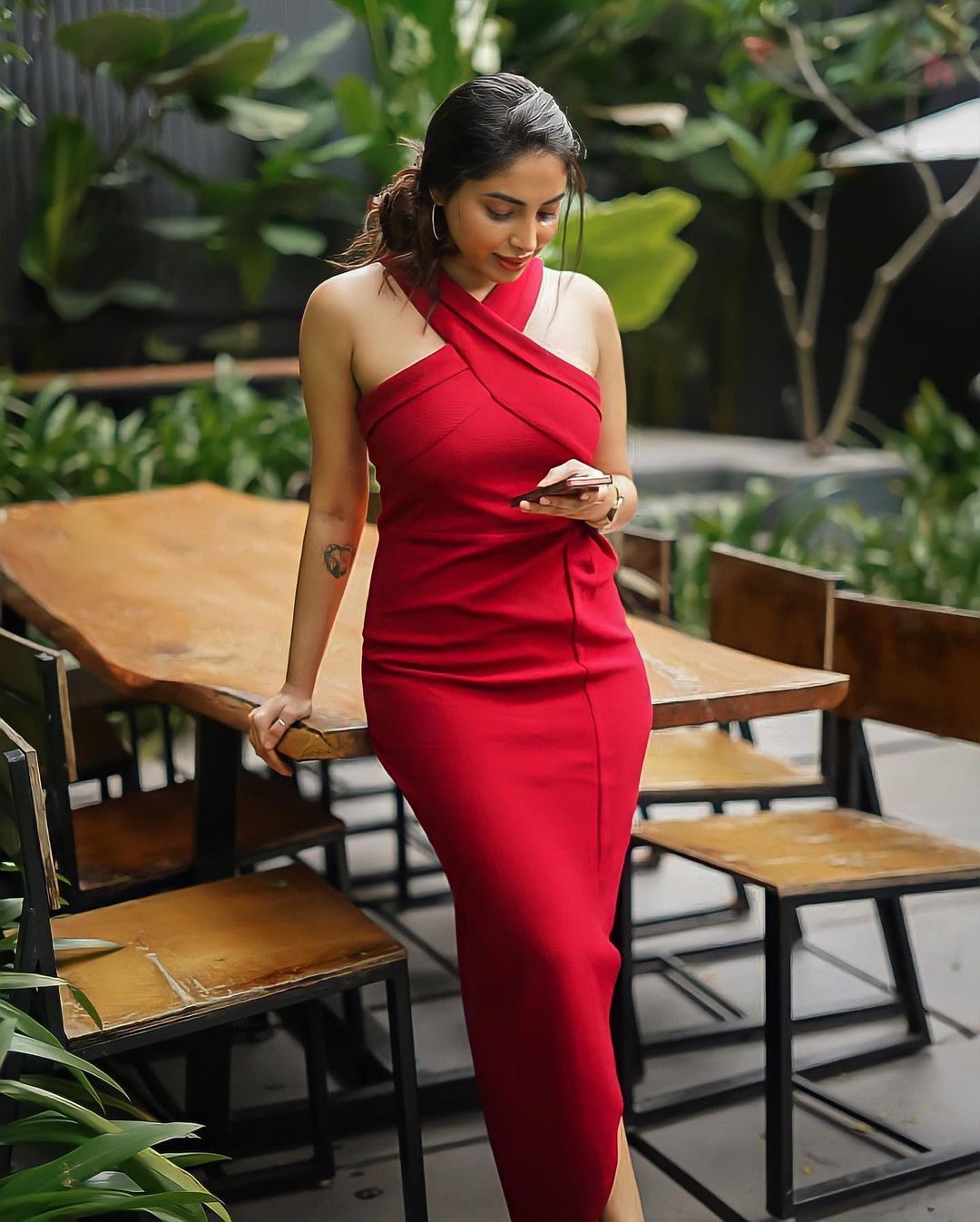 'ചിരി കാന്‍ മേക്ക് യുവര്‍ ലൈഫ് വെരി മനോഹരം'; ക്യാപ്ഷന്‍ കിംഗ് എവിടുന്നു കിട്ടുന്നു അമേയ ഇതൊക്കെ