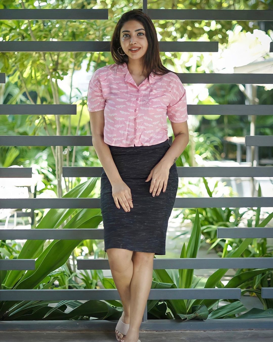 'ചിരി കാന്‍ മേക്ക് യുവര്‍ ലൈഫ് വെരി മനോഹരം'; ക്യാപ്ഷന്‍ കിംഗ് എവിടുന്നു കിട്ടുന്നു അമേയ ഇതൊക്കെ