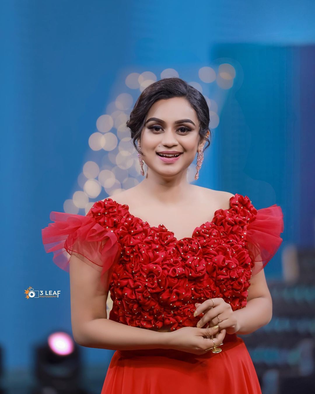 ചുവപ്പിനെന്നും ഹൃദയങ്ങള്‍ കീഴടക്കാന്‍ കഴിയും; ഏറ്റവും പുതിയ ചിത്രങ്ങളുമായി ലക്ഷ്മി നക്ഷത്ര....