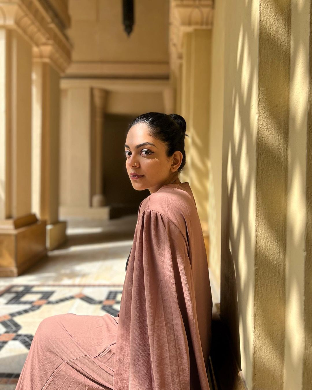 അഹാന...ഈ ചിരി..അതാണ് ഞങ്ങളെ മയക്കുന്നത് ; ദുബായില്‍ അടിച്ചുപൊളിച്ച് താരം