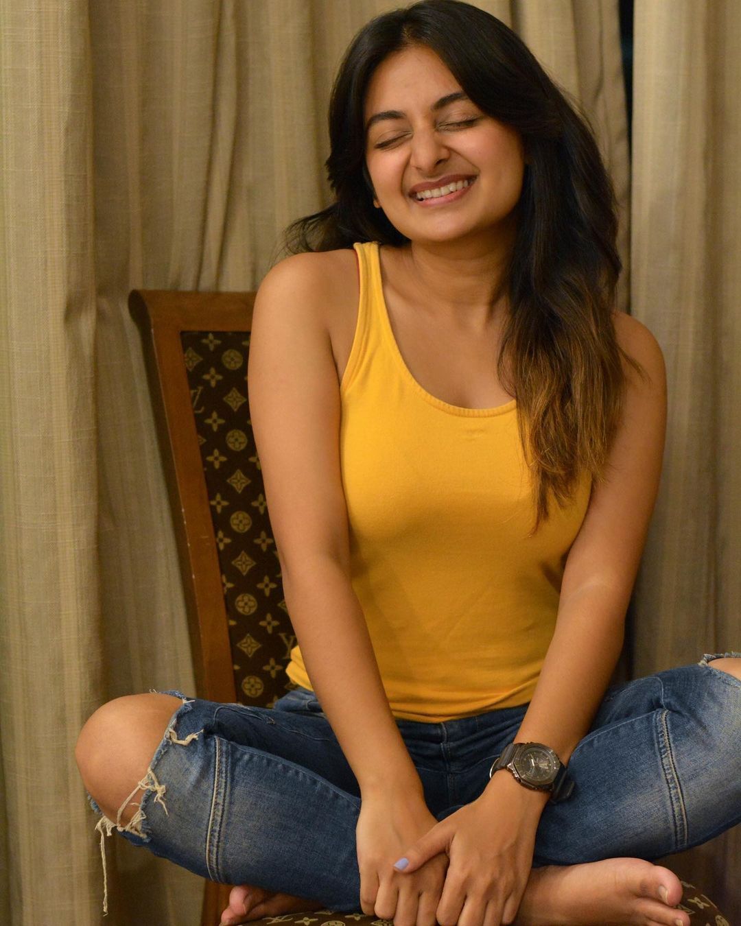  കിടുക്കാച്ചി മേക്കോവറില്‍ എസ്തര്‍; ഇത് ഒരു രക്ഷയുമില്ലാത്ത ലുക്കെന്ന് ആരാധകര്‍ 