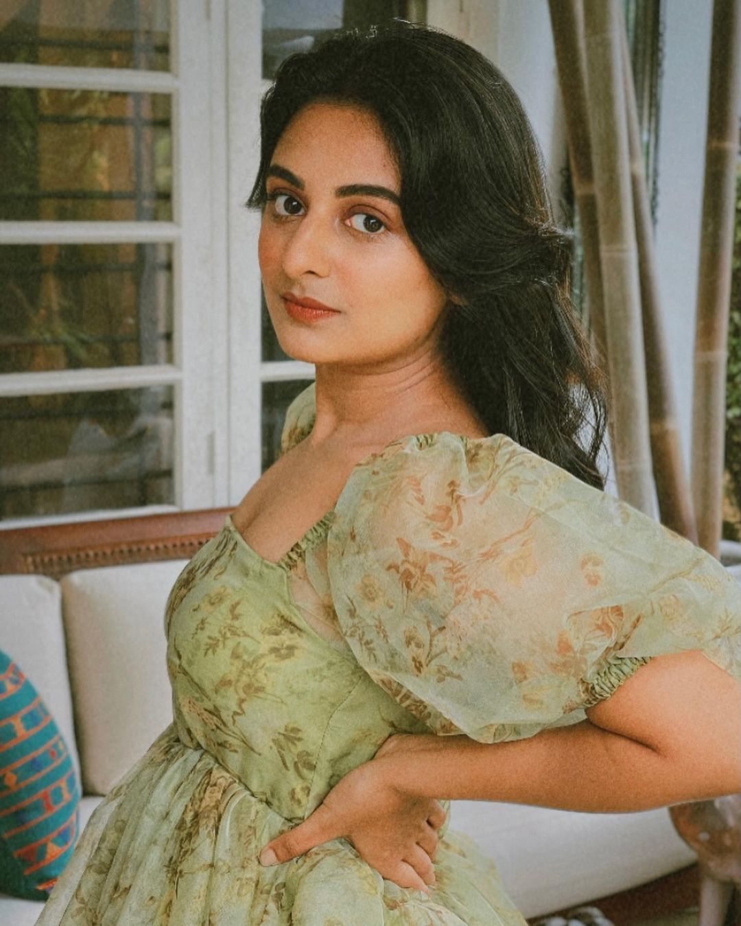  കിടുക്കാച്ചി മേക്കോവറില്‍ എസ്തര്‍; ഇത് ഒരു രക്ഷയുമില്ലാത്ത ലുക്കെന്ന് ആരാധകര്‍ 