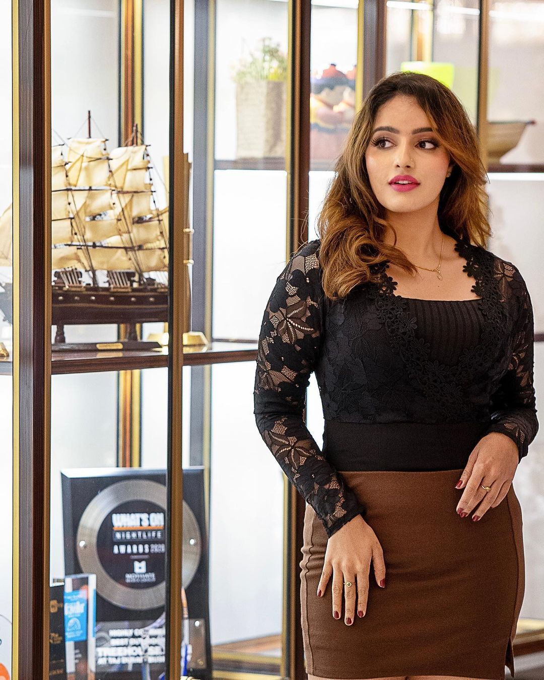ഗ്ലാമറസ് ലുക്കില്‍ മാളവിക; ഇത് അടിപൊളി ഫോട്ടോഷൂട്ടെന്ന് ആരാധകര്‍, വൈറല്‍ ചിത്രങ്ങള്‍ 