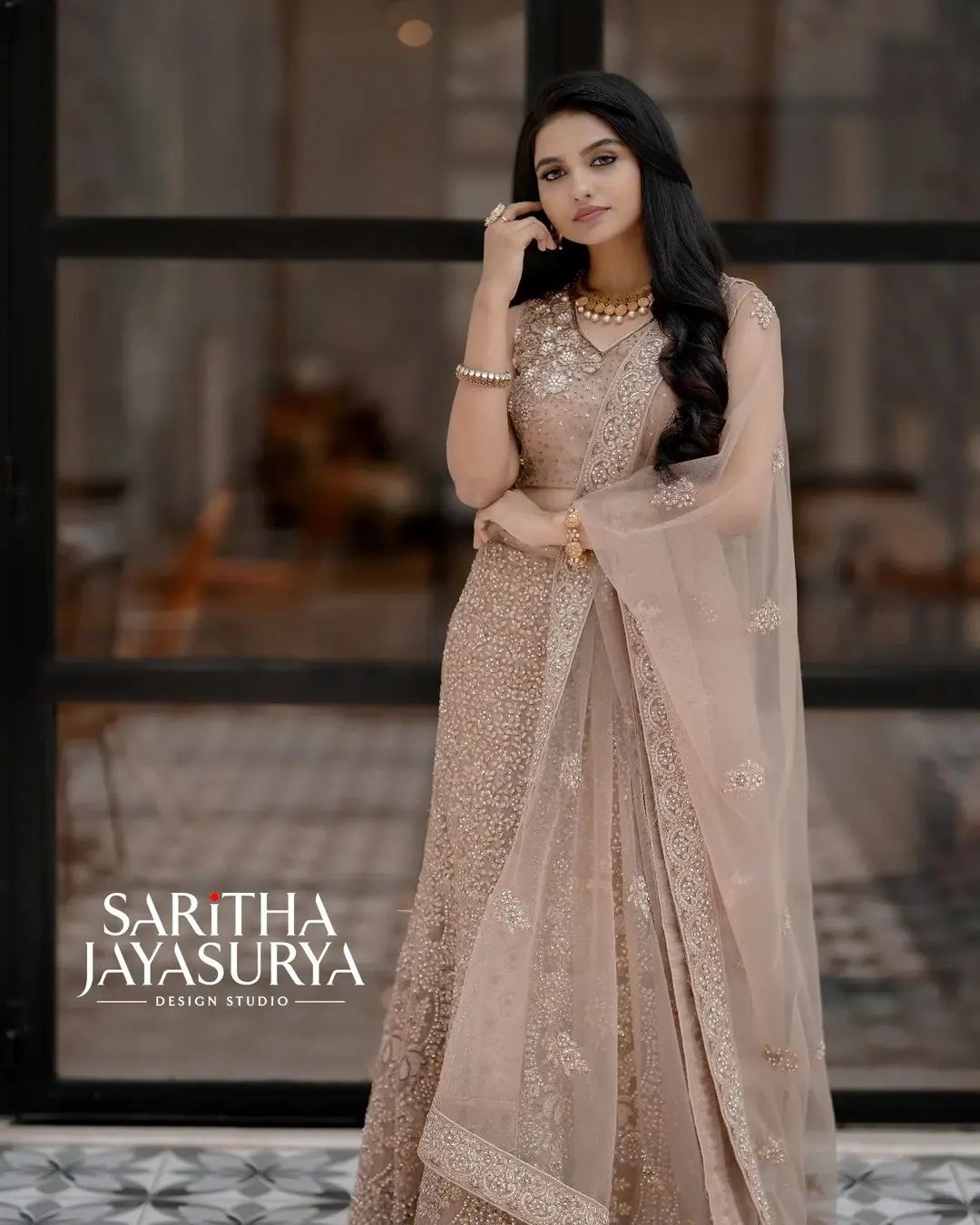 'എന്നാലും സോനാരെ ഇത് വല്ലാത്ത പൊളിച്ചടുക്കലായി പോയി', വൈറലായി മമിതയുടെ ഫോട്ടോകൾ