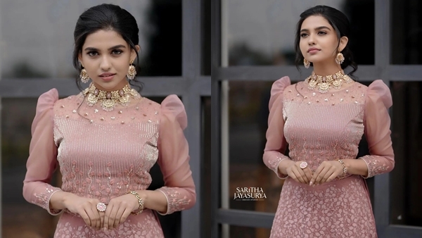 'എന്നാലും സോനാരെ ഇത് വല്ലാത്ത പൊളിച്ചടുക്കലായി പോയി', വൈറലായി മമിതയുടെ ഫോട്ടോകൾ