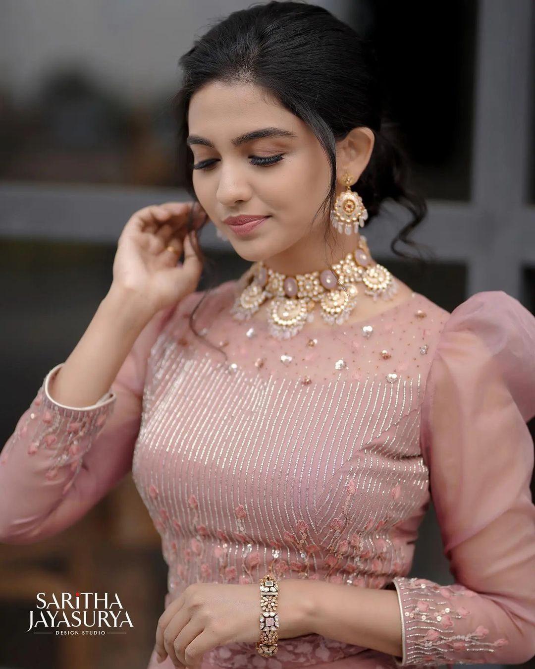 'എന്നാലും സോനാരെ ഇത് വല്ലാത്ത പൊളിച്ചടുക്കലായി പോയി', വൈറലായി മമിതയുടെ ഫോട്ടോകൾ