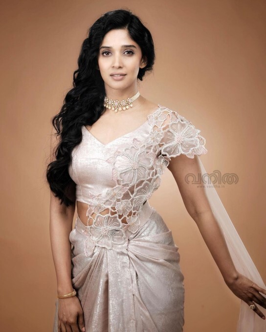 Mollywood Actress Nyla Usha Latest Photoshoot
