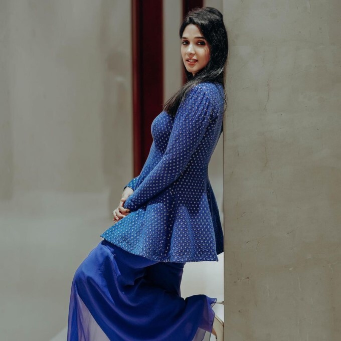 Mollywood Actress Nyla Usha Latest Photoshoot