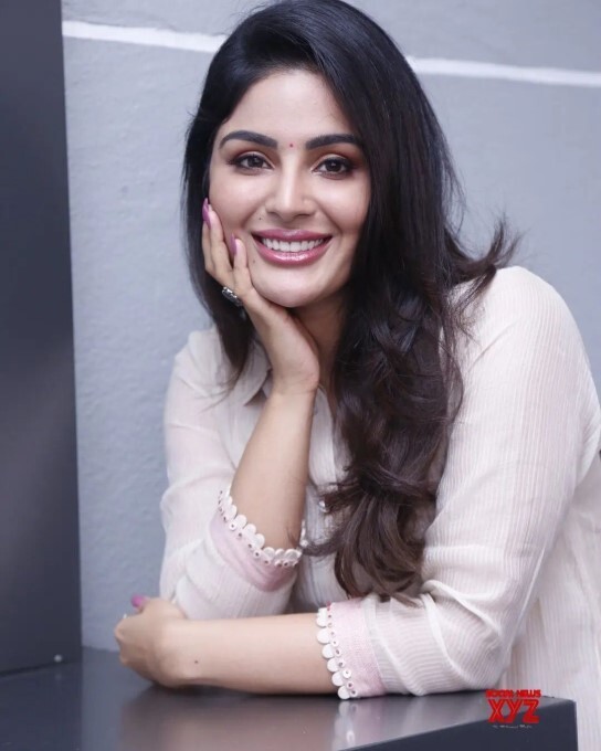 Mollywood Actress Samyuktha Menon Latest Photos