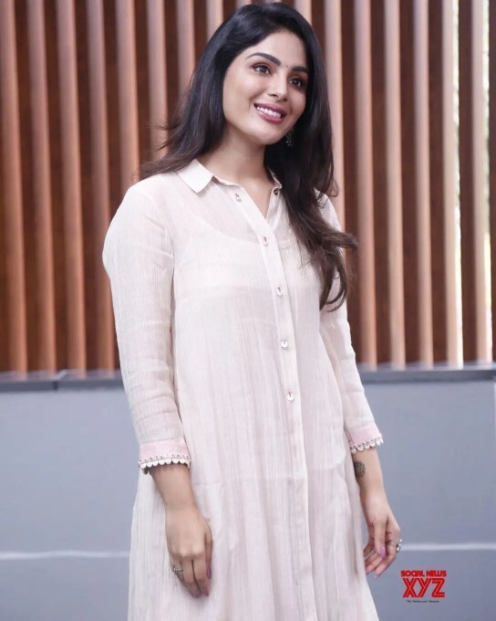 Mollywood Actress Samyuktha Menon Latest Photos