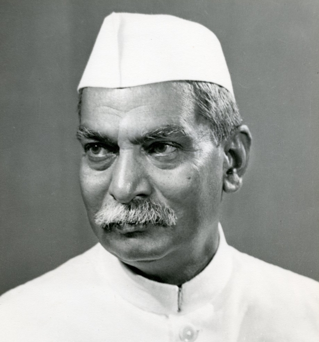 PHOTOS :  அன்று முதல் இன்று வரை இந்திய குடியரசு தலைவர்களின் பட்டியல்! 