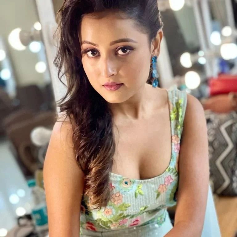 PHOTOS : யப்பா.. க்யூட்டான சிரிப்பில் ரசிகர்களை கவரும் நடிகை பல்லவி.. சூப்பர் போட்டோஸ் இதோ!