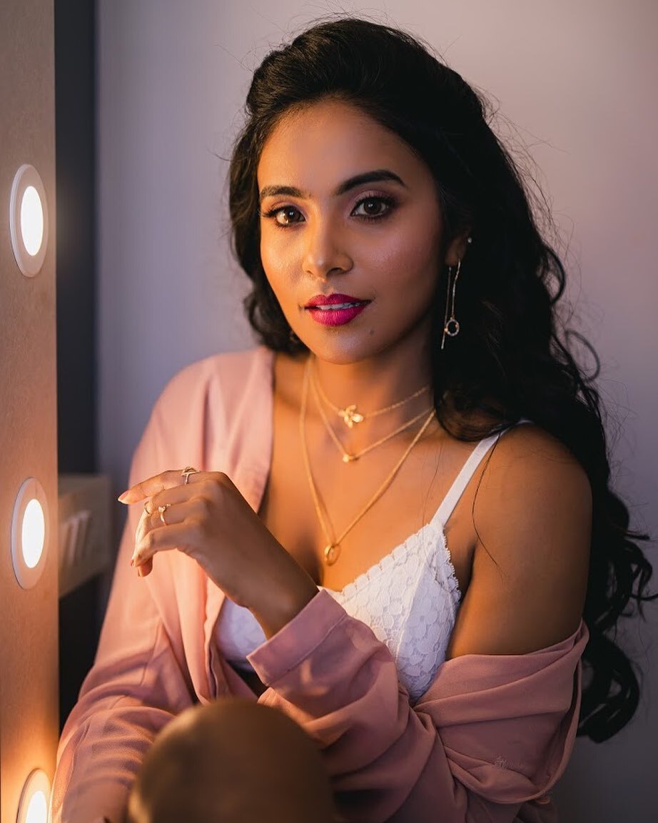 PHOTOS : வாவ்.. ரெட் கலர் உடையில் வசீகரிக்கும் ஜான்வி ராயலா.. கவர்ந்திழுக்கும் நச் போட்டோஸ் இதோ!