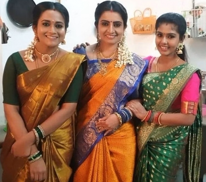 PHOTOS : விஜய் டிவி சீரியல் நடிகைகளின் சம்பளம்.. டாப் லிஸ்டில் இருப்பது யாருன்னு தெரியனுமா? ஆச்சரியமூட்டும் தகவல்!