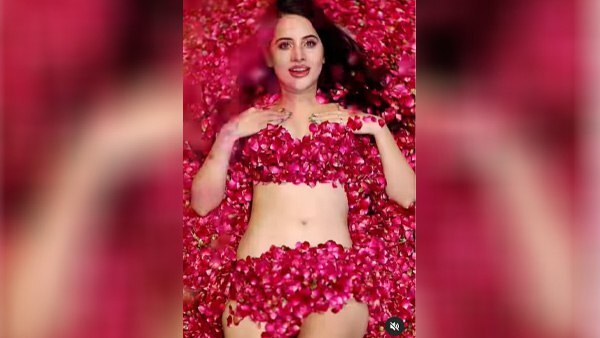 रणवीर सिंह के बाद उर्फी जावेद ने कराया न्यूड Photoshoot, गुलाब की पंखुड़ियों से ढका अपना बदन