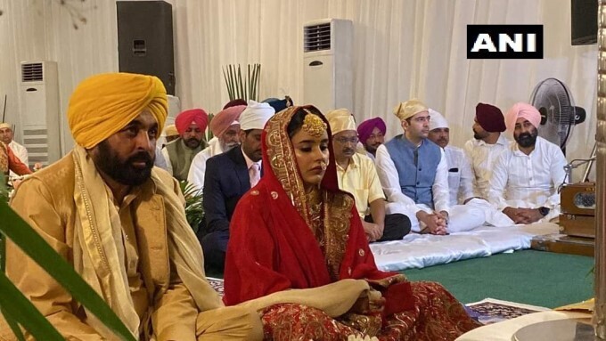  വധു ഡോക്ടറാണ്..ഭഗവന്ത് മന്നിനരികെ നാണത്തോടെ ഗുര്‍പ്രീത് കൗര്‍..വിവാഹ ചിത്രങ്ങള്‍ കാണാം