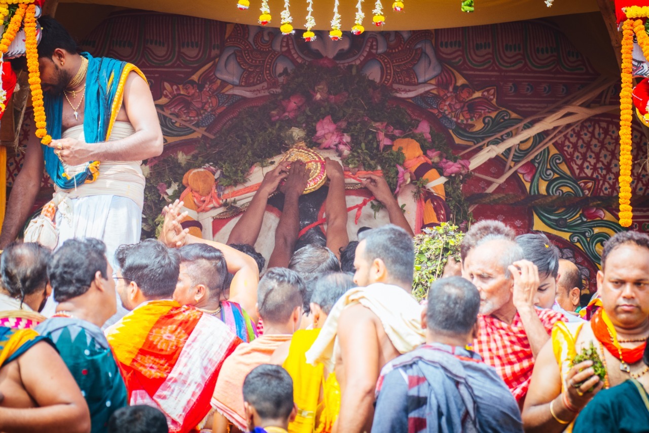  ରଥଯାତ୍ରା 2022 : ରଥରେ ବିଜେ ତିନି ଠାକୁର, ଦର୍ଶ କରୁଛନ୍ତି ଶଙ୍କରାଚାର୍ଯ୍ୟ