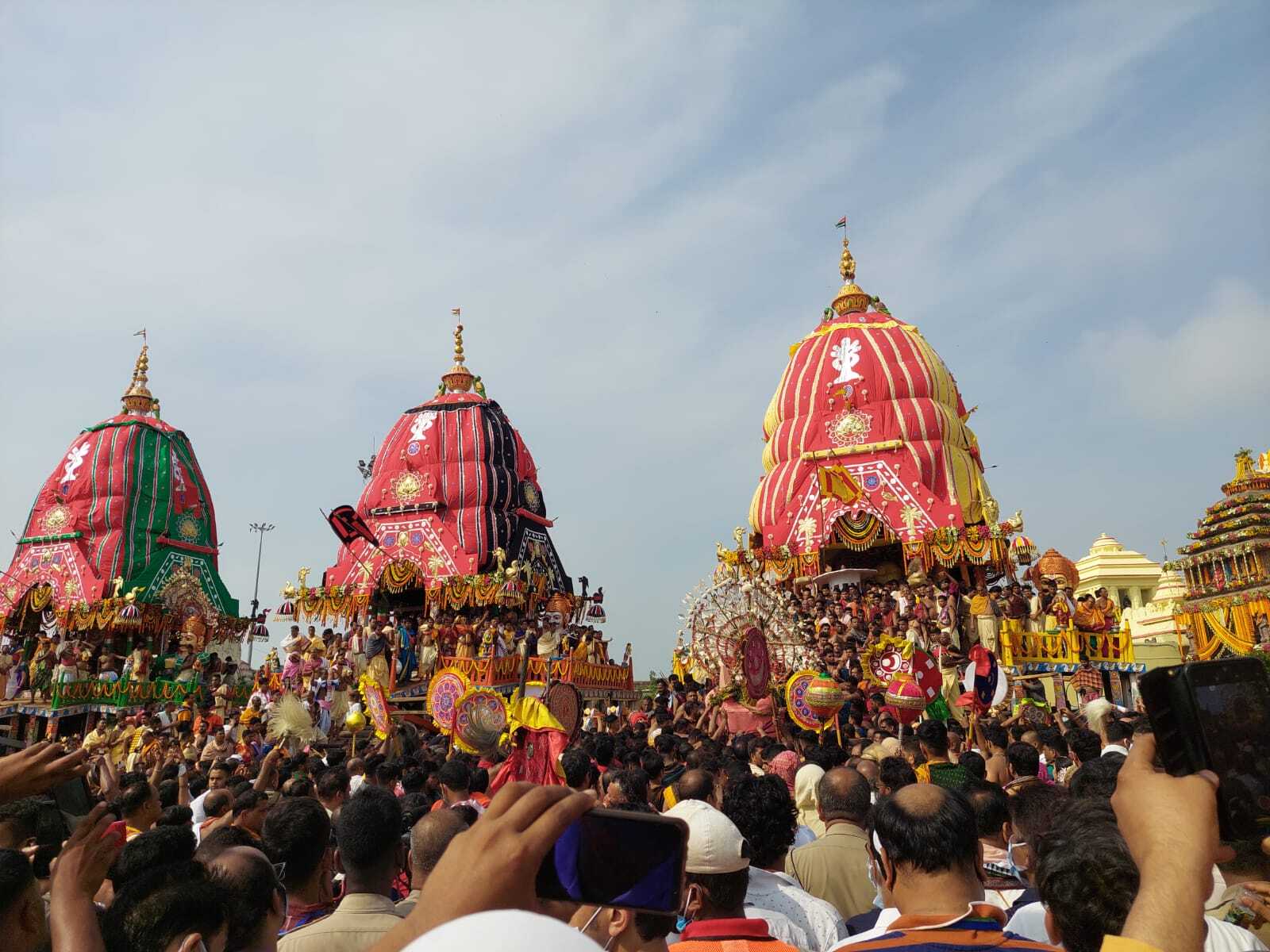  ରଥଯାତ୍ରା 2022 : ରଥରେ ବିଜେ ତିନି ଠାକୁର, ଦର୍ଶ କରୁଛନ୍ତି ଶଙ୍କରାଚାର୍ଯ୍ୟ