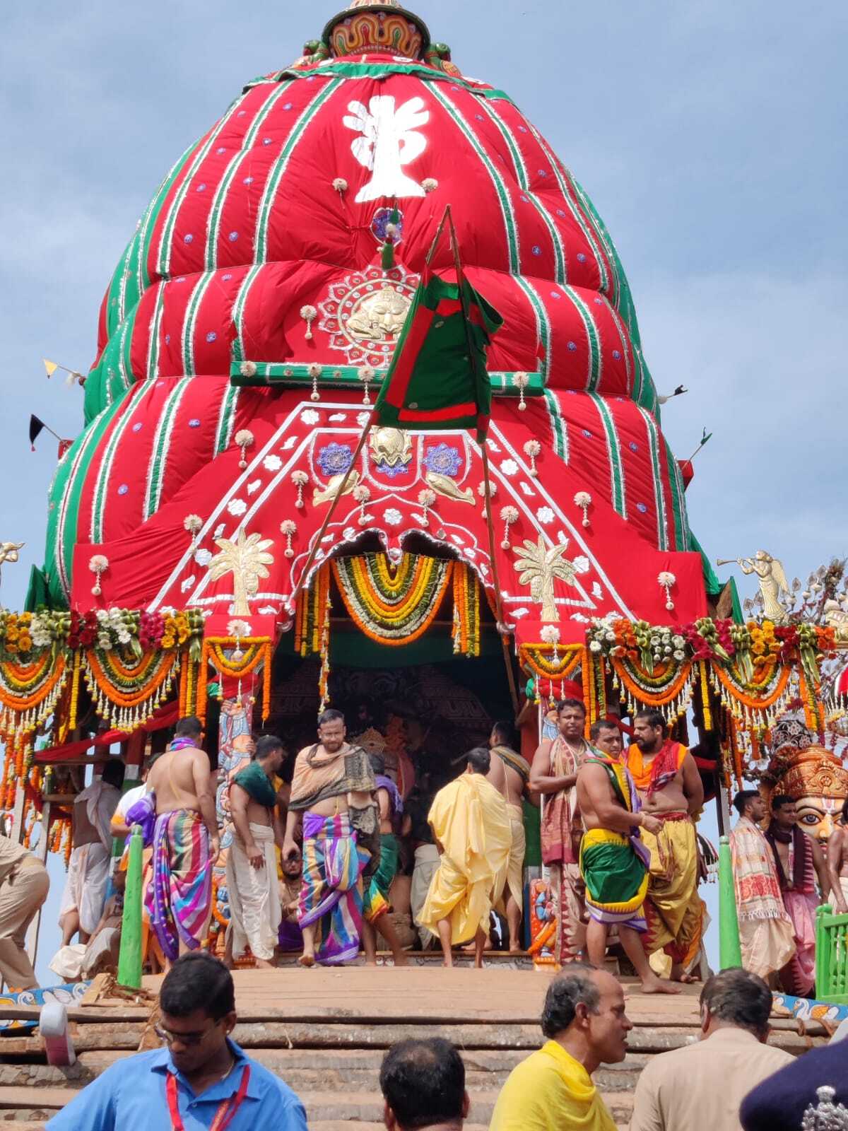  ରଥଯାତ୍ରା 2022 : ରଥରେ ବିଜେ ତିନି ଠାକୁର, ଦର୍ଶ କରୁଛନ୍ତି ଶଙ୍କରାଚାର୍ଯ୍ୟ