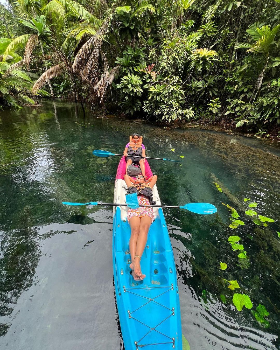 തായ് സുന്ദരിമാര്‍ തോറ്റുപോകും; ട്രിപ്പ് വിട്ട് കളിയില്ലെന്ന് സാനിയ ഇയ്യപ്പന്‍, വെക്കേഷനിലെ ഹോട്ട് ലുക്ക് വൈറല്‍