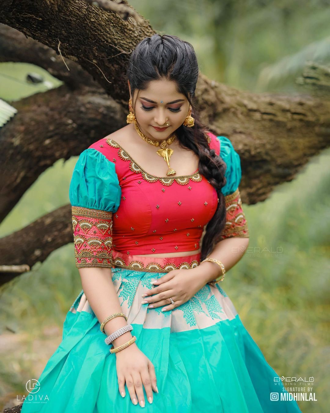 ഐഷു... ഈ ലുക്ക് പൊളിച്ചു; വൈറല്‍ ചിത്രങ്ങള്‍ ഏറ്റെടുത്ത് ആരാധകര്‍