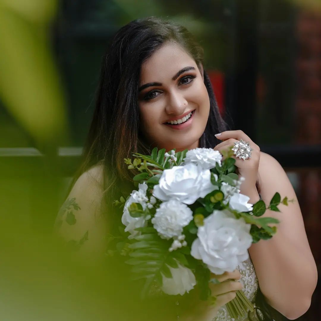 എന്താ ഒരു ലുക്ക്.. മാന്‍വി.. ചിത്രങ്ങള്‍ പൊളിച്ചു; വൈറല്‍, അടിപൊളിയെന്ന് ആരാധകര്‍