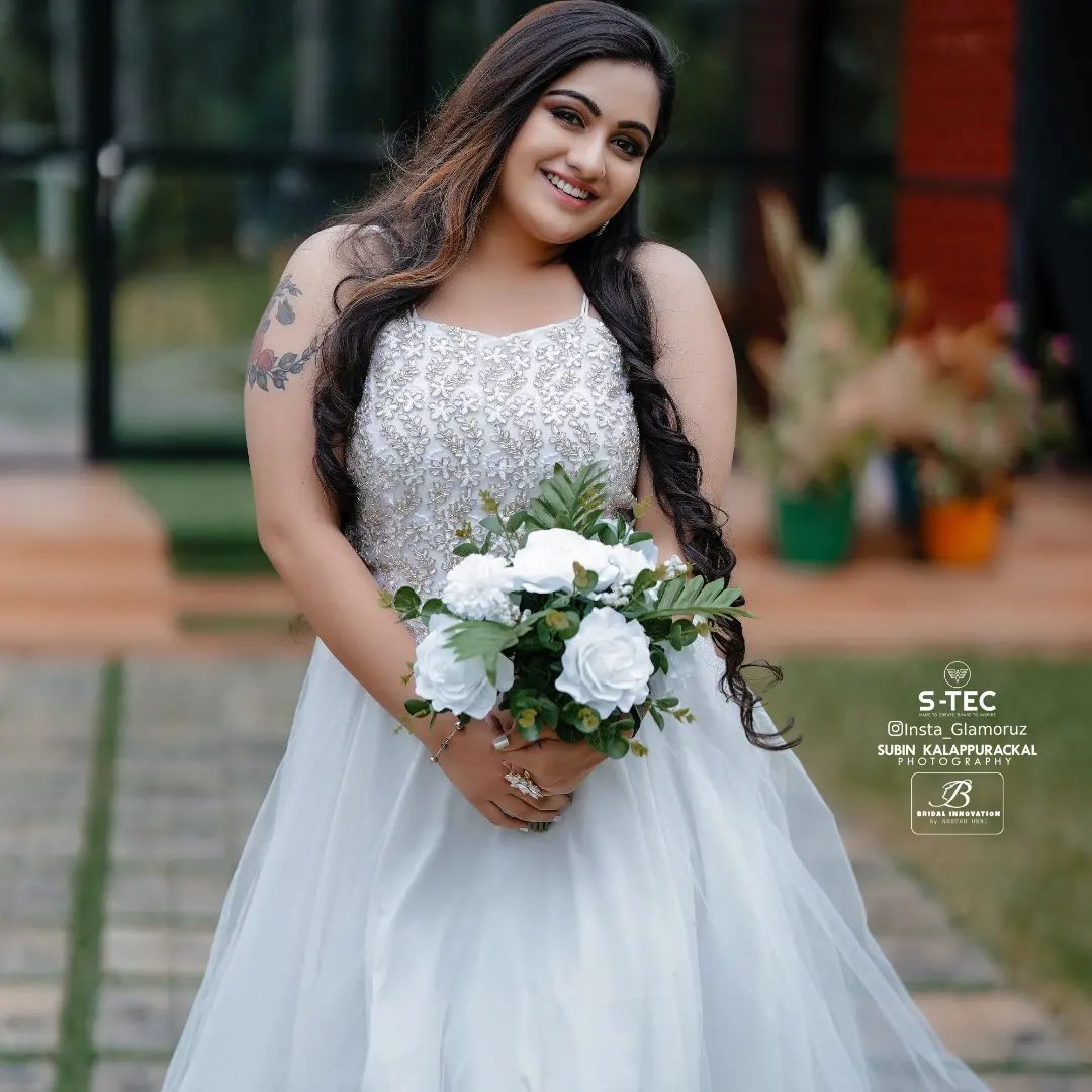 എന്താ ഒരു ലുക്ക്.. മാന്‍വി.. ചിത്രങ്ങള്‍ പൊളിച്ചു; വൈറല്‍, അടിപൊളിയെന്ന് ആരാധകര്‍