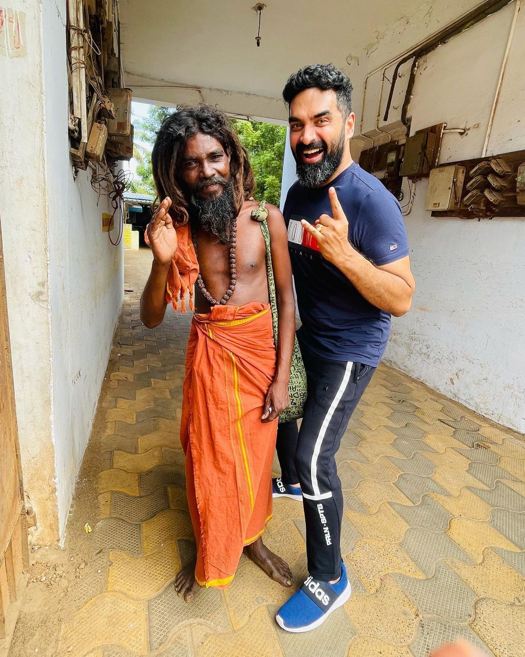 സിംപിള്‍ ആന്‍ഡ് കൂള്‍ ലുക്കില്‍ അമൃത സുരേഷ്, പാപ്പുവും ഗോപി സുന്ദറും എവിടെയെന്ന് ആരാധകര്‍, പുതിയ ചിത്രങ്ങള്‍ വൈറല്‍