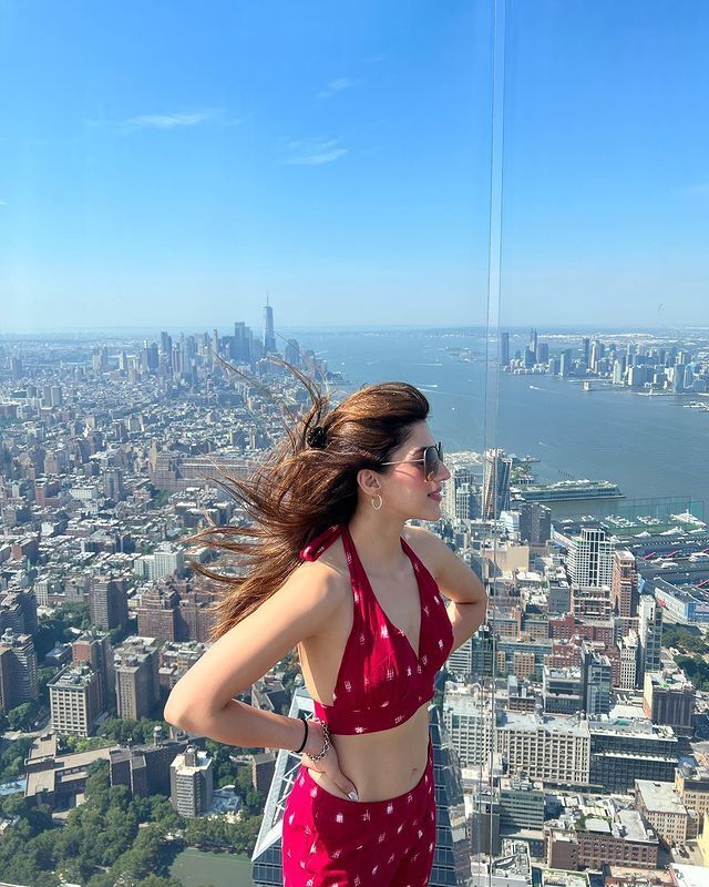 Tollywood actress Mehreen Pirzada latest photos