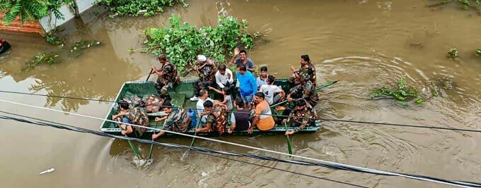 രാജ്യത്ത് കനത്ത മഴ തുടരുന്നു; നഗരങ്ങളില്‍ വെള്ളക്കെട്ട്, ഗതാഗതം താറുമാറായി...ചിത്രങ്ങള്‍ 