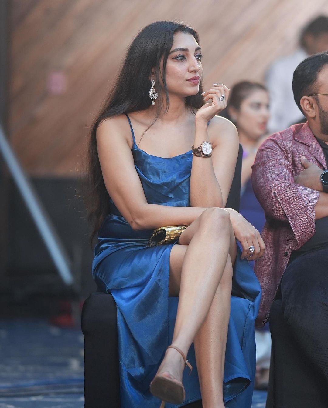  'ഋതു മന്ത്ര ആളാകെ മാറി';ഗൗണിൽ ഞെട്ടിച്ച് താരം..വൈറലായി ചിത്രങ്ങൾ 