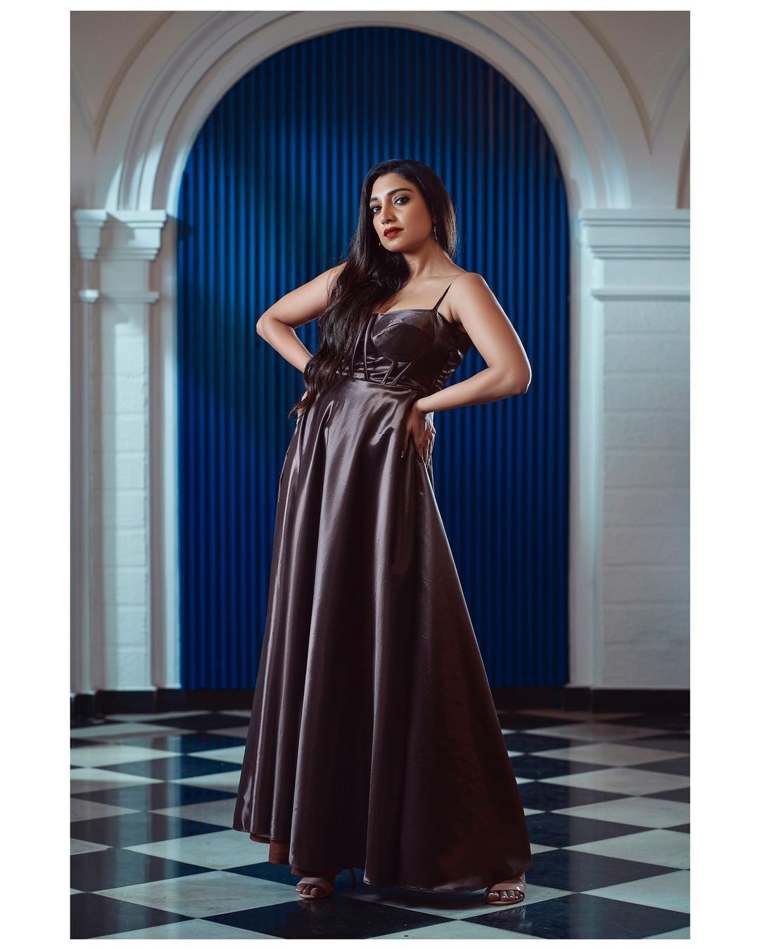  'ഋതു മന്ത്ര ആളാകെ മാറി';ഗൗണിൽ ഞെട്ടിച്ച് താരം..വൈറലായി ചിത്രങ്ങൾ 