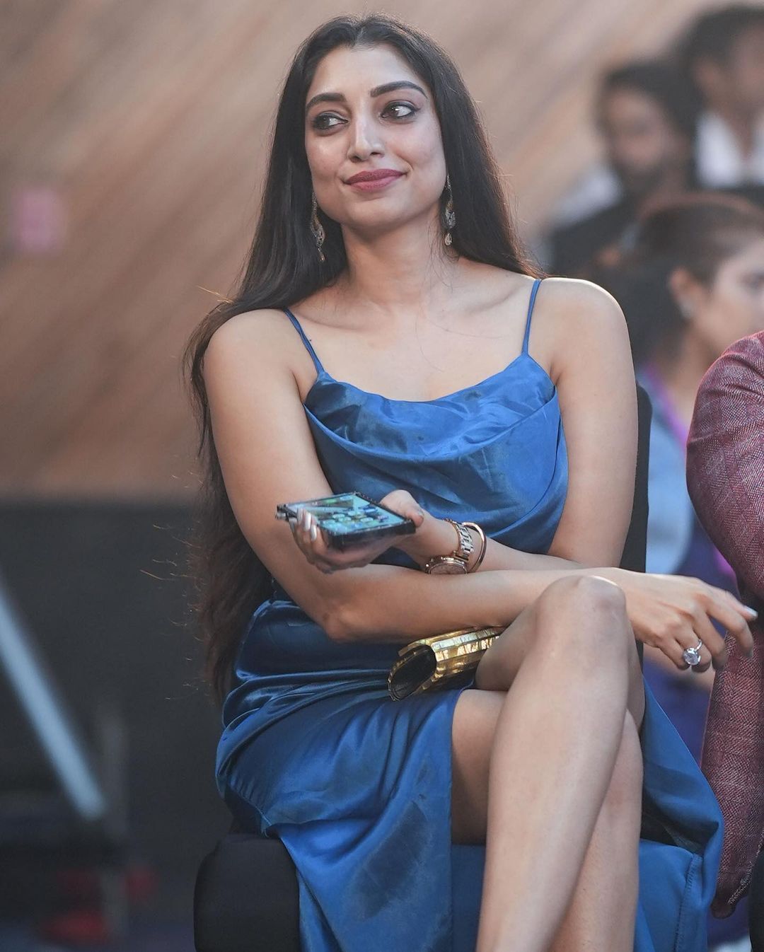  'ഋതു മന്ത്ര ആളാകെ മാറി';ഗൗണിൽ ഞെട്ടിച്ച് താരം..വൈറലായി ചിത്രങ്ങൾ 