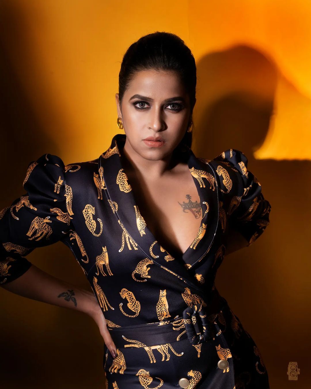  സാധിക ഇത് തകർത്തൂ!! ആ മുഖത്തെ ചിരിയും കോൺഫിഡൻസും നോക്കൂ..വൈറൽ ചിത്രങ്ങൾ