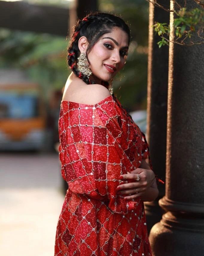  'കഴുത്തിലെ വജ്രത്തെക്കാൾ തിളങ്ങിയത് സാസ്വികയാണല്ലോ';വൈറലായി നടിയുടെ ചിത്രങ്ങൾ 