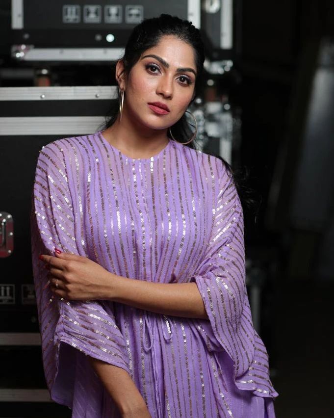  'കഴുത്തിലെ വജ്രത്തെക്കാൾ തിളങ്ങിയത് സാസ്വികയാണല്ലോ';വൈറലായി നടിയുടെ ചിത്രങ്ങൾ 