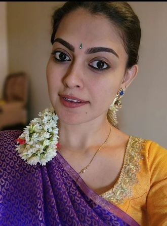 സാരിയില്‍ തിളങ്ങി അനുശ്രീ..ഒപ്പം നിറ പുഞ്ചിരിയും.. കാണം ചിത്രങ്ങള്‍