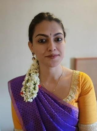 സാരിയില്‍ തിളങ്ങി അനുശ്രീ..ഒപ്പം നിറ പുഞ്ചിരിയും.. കാണം ചിത്രങ്ങള്‍